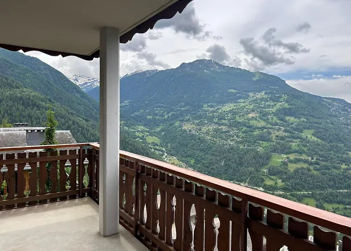 In With Balcony 아파트